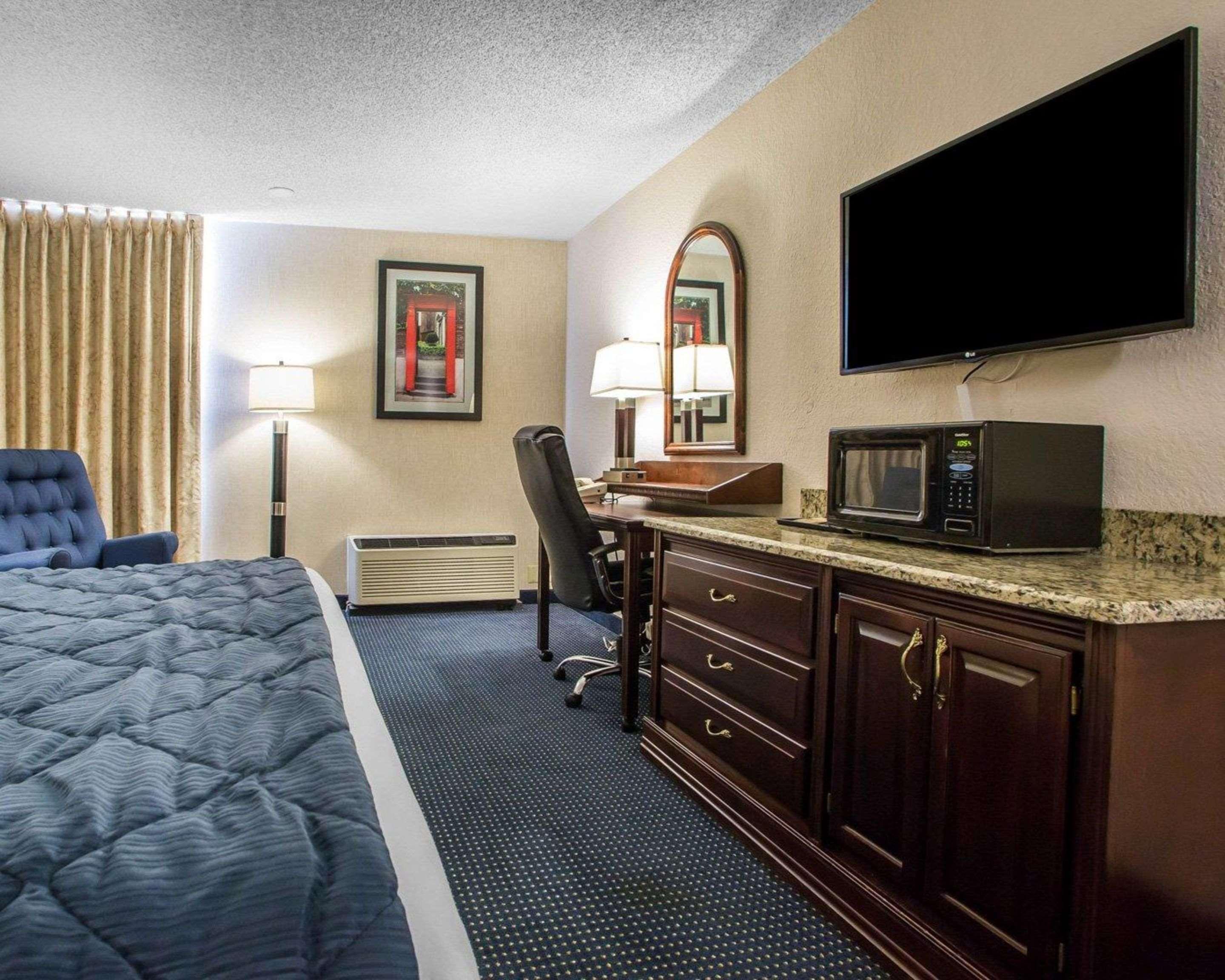 Quality Inn Schaumburg - Chicago Near The Mall Екстер'єр фото