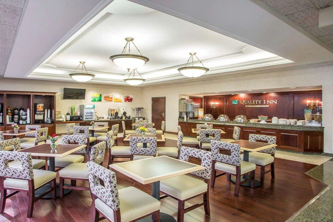 Quality Inn Schaumburg - Chicago Near The Mall Екстер'єр фото