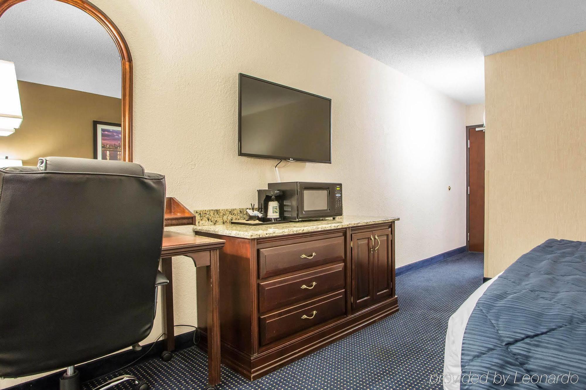 Quality Inn Schaumburg - Chicago Near The Mall Екстер'єр фото