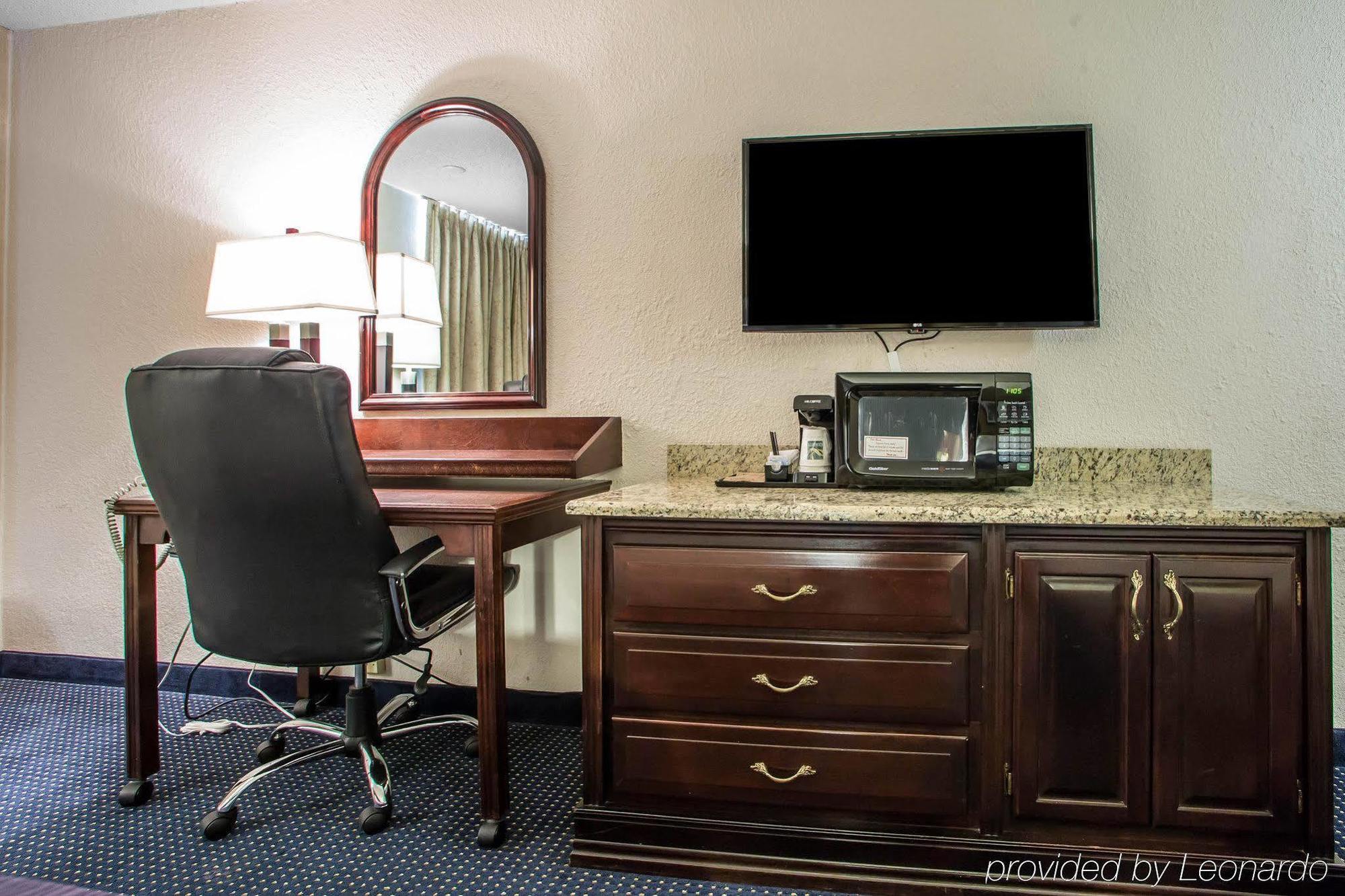Quality Inn Schaumburg - Chicago Near The Mall Екстер'єр фото